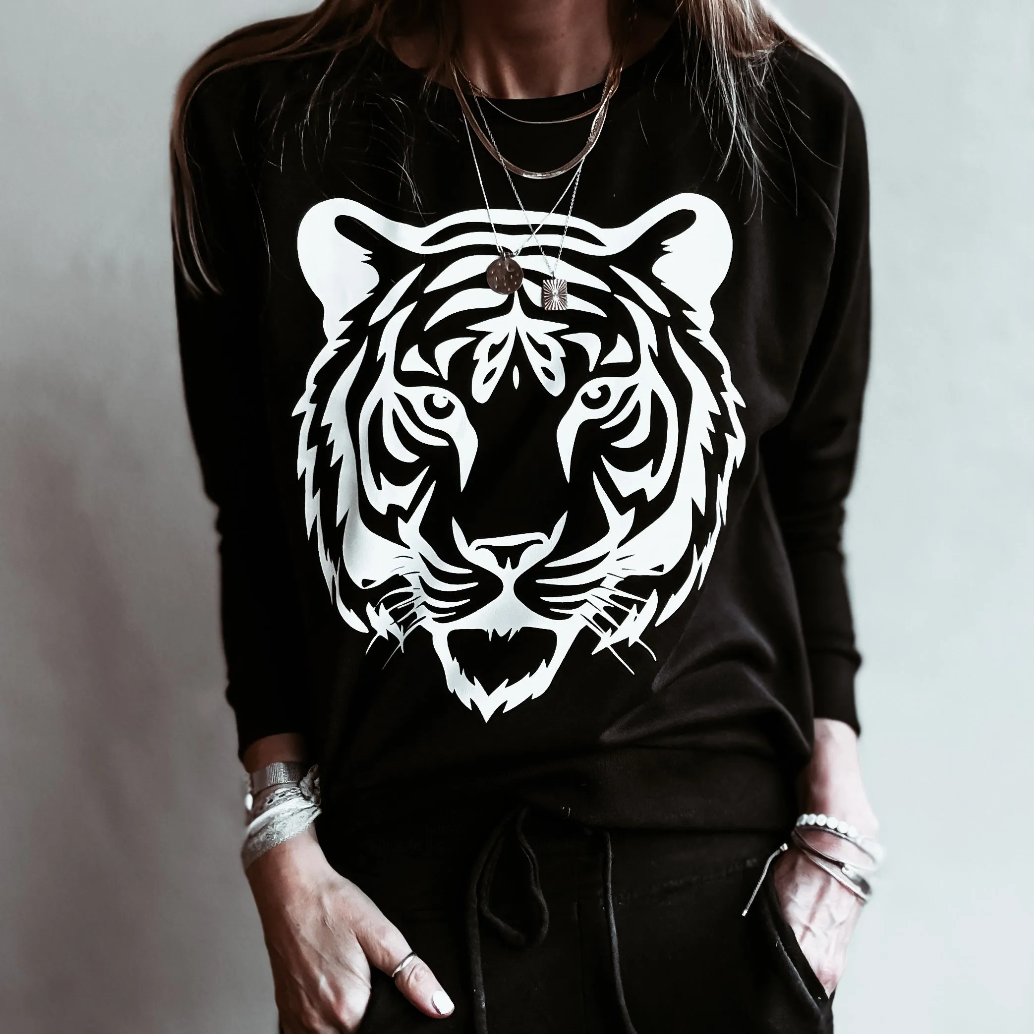 Black TIGER sweatshirt *relaxed style* NEW