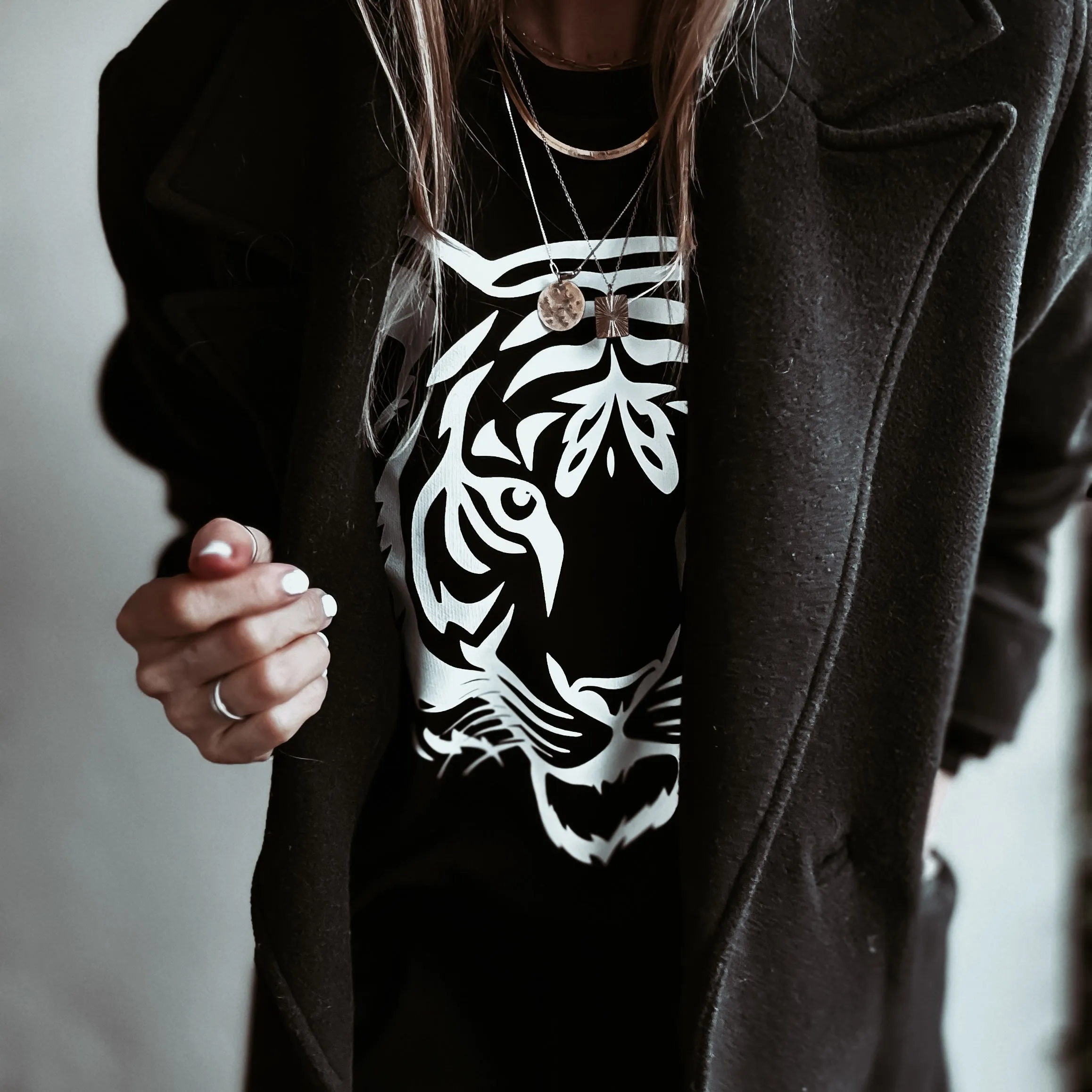 Black TIGER sweatshirt *relaxed style* NEW