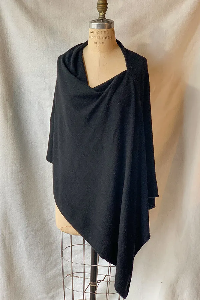 Dolma Cashmere Poncho Black