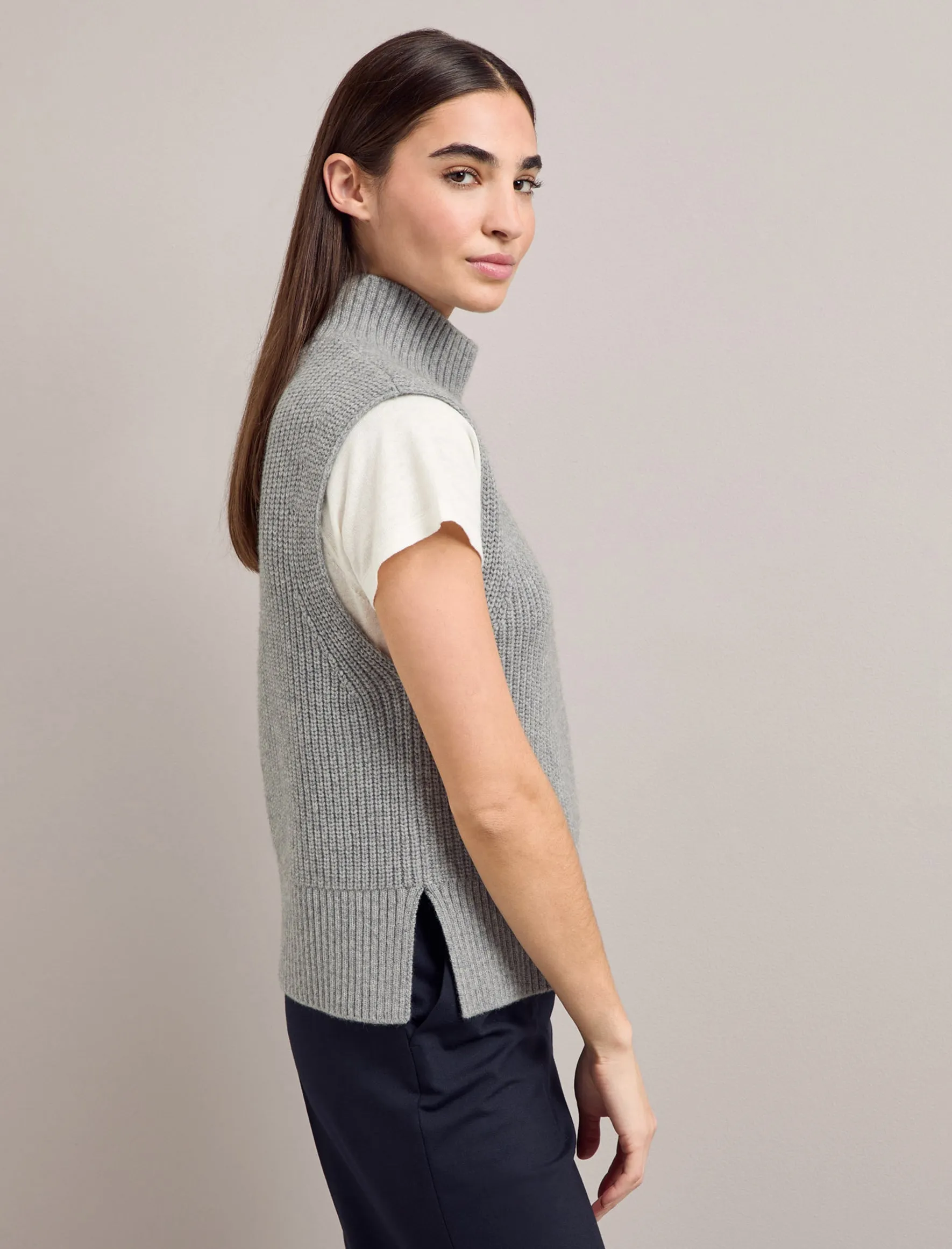 Janie Cashmere Blend Funnel Neck Sleeveless Jumper - Mid Grey