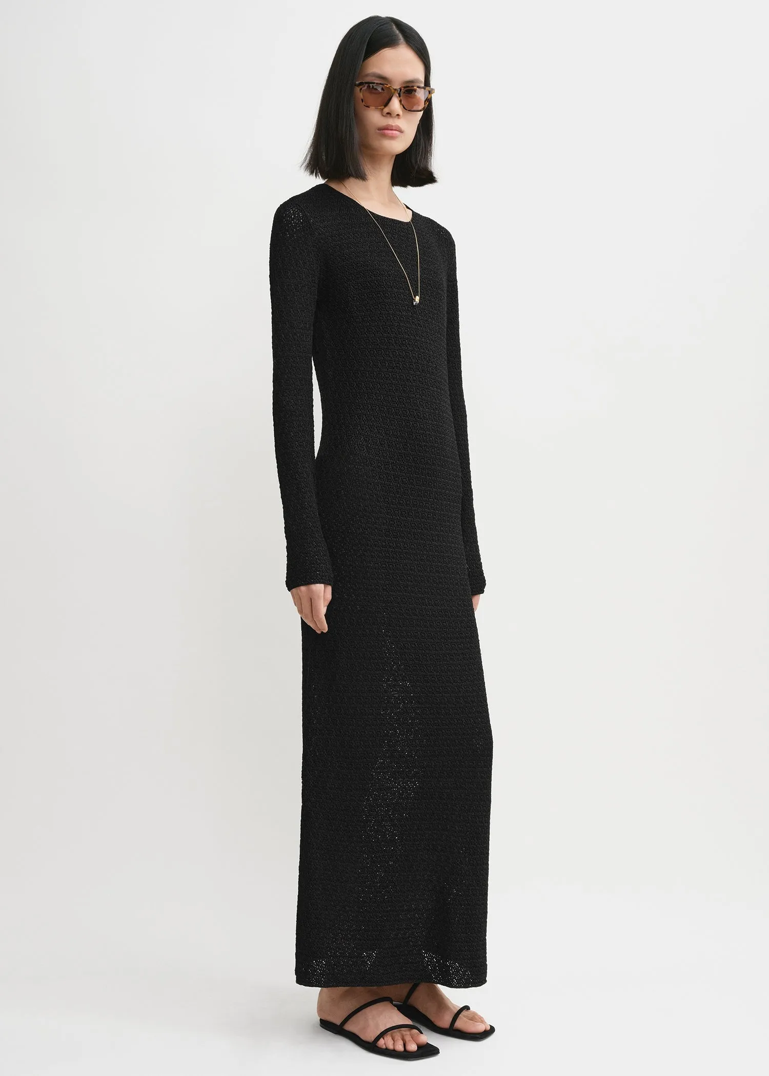 Long-sleeve crochet dress black