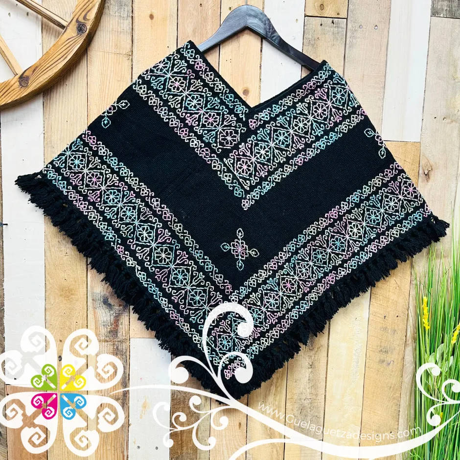 Orillado Puntada Antigua Design Embroider Poncho - Mañanita