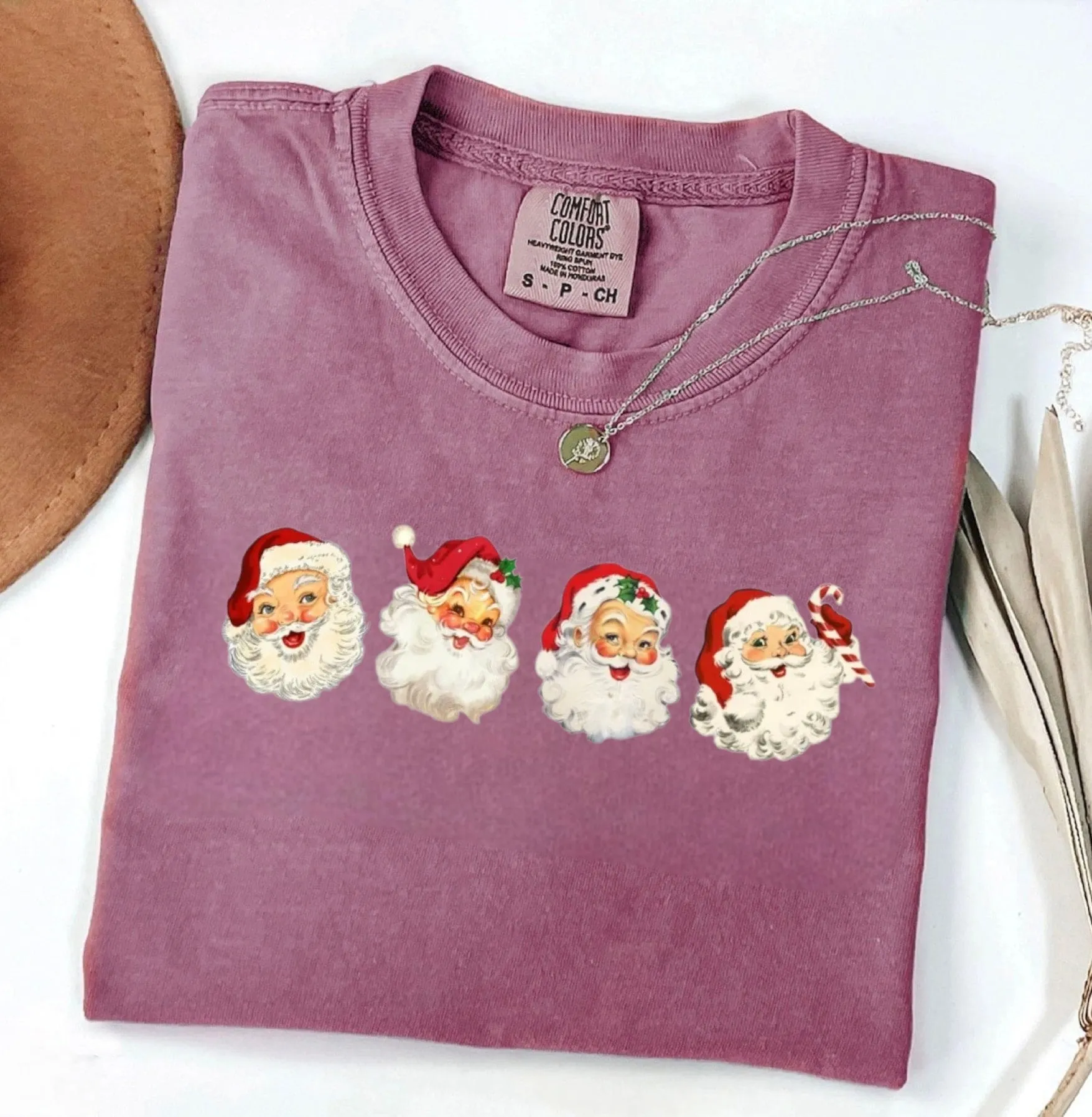 "Retro Christmas Santa" Sweatshirt - Vintage Holiday Graphic Tee for Festive Style