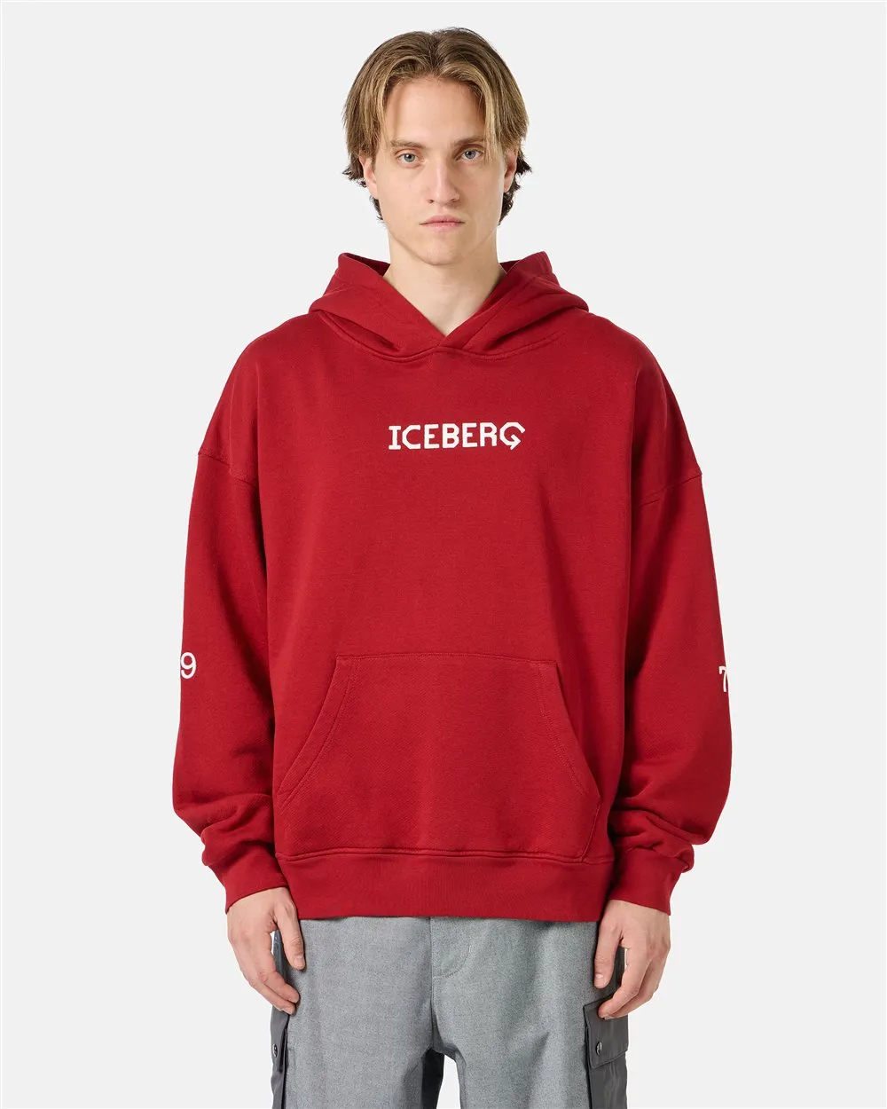 Sweatshirt with hood and printed logo (Red) - I24E12063324370