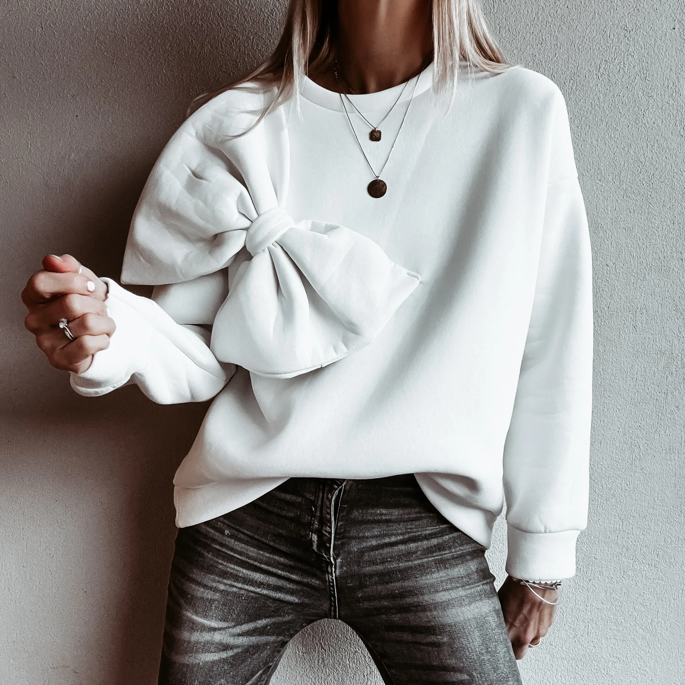 White Bow sweatshirt *NEW*