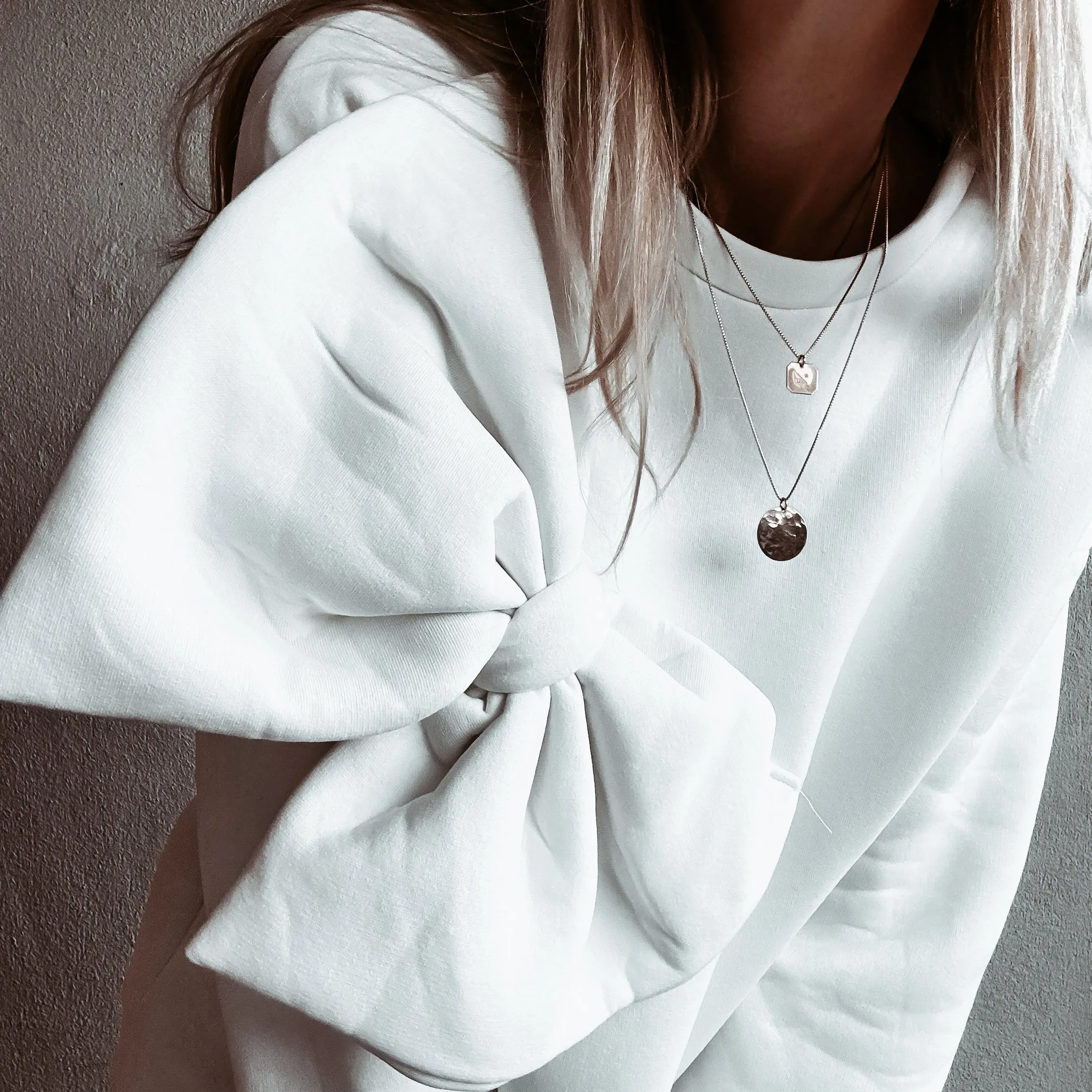 White Bow sweatshirt *NEW*