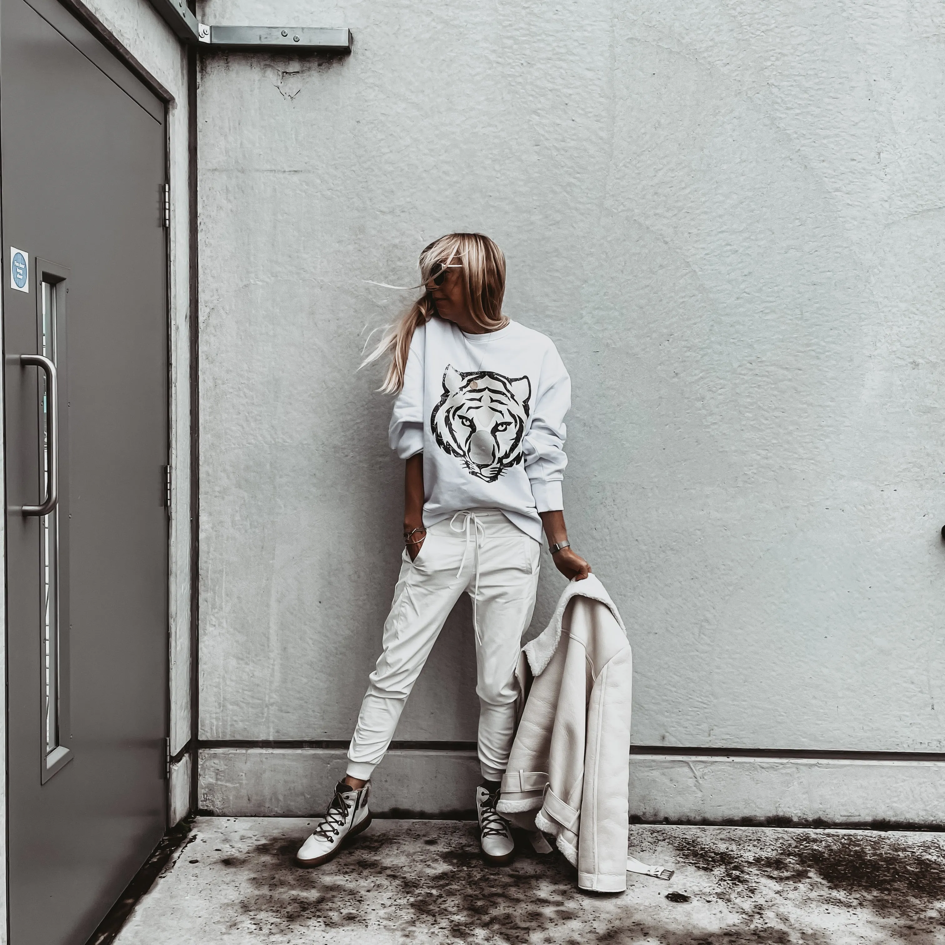 White tiger sweatshirt *super slouchy fit* *now half price*